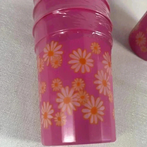 Pink and White‎ Flowered Plastic Party Favor Cups LOT of 10 items-sealed NWT - Picture 2 of 3